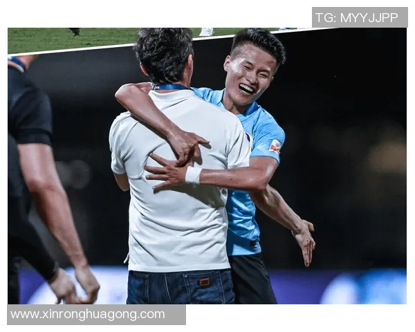 黄强专访:从青涩少年到网球高手的成长之路与心路历程回顾 黄强专访:从青涩少年到网球高手的成长之路与心路历程回顾